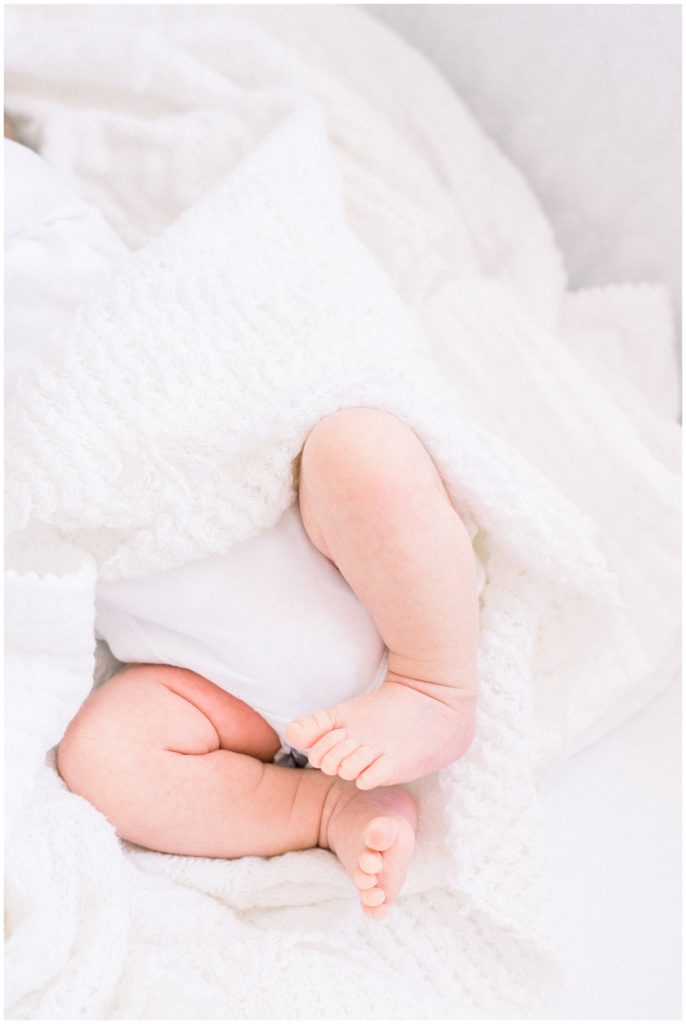 newborn photography, baby toes
